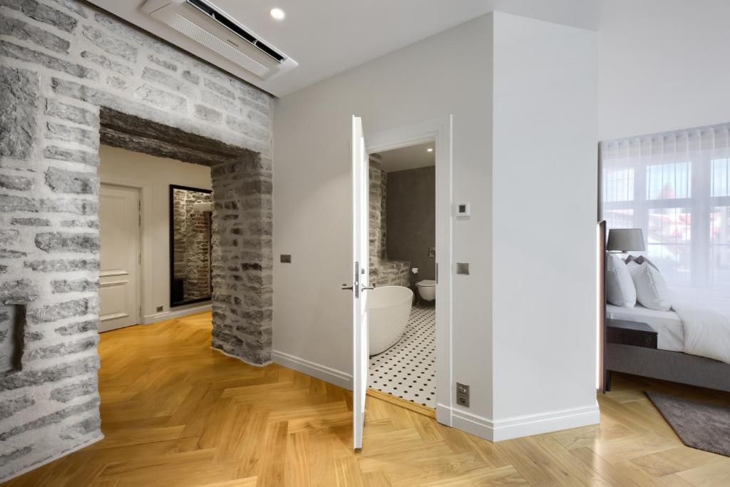 Nunne Boutique Hotel Таллин Экстерьер фото